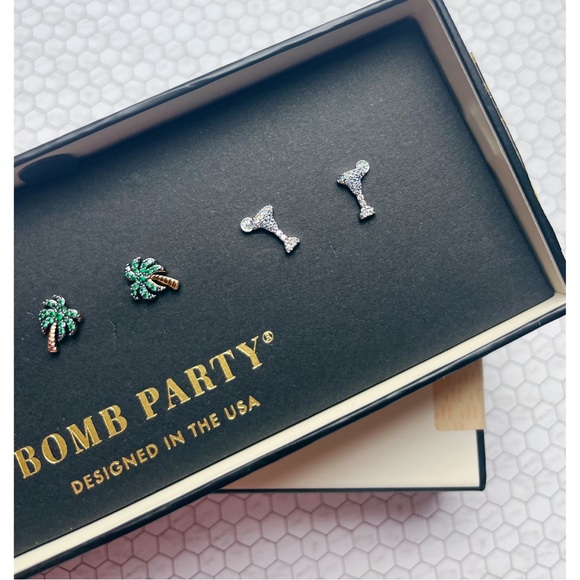 NWT 🌴 STUD EARRING SET - Picture 3 of 6